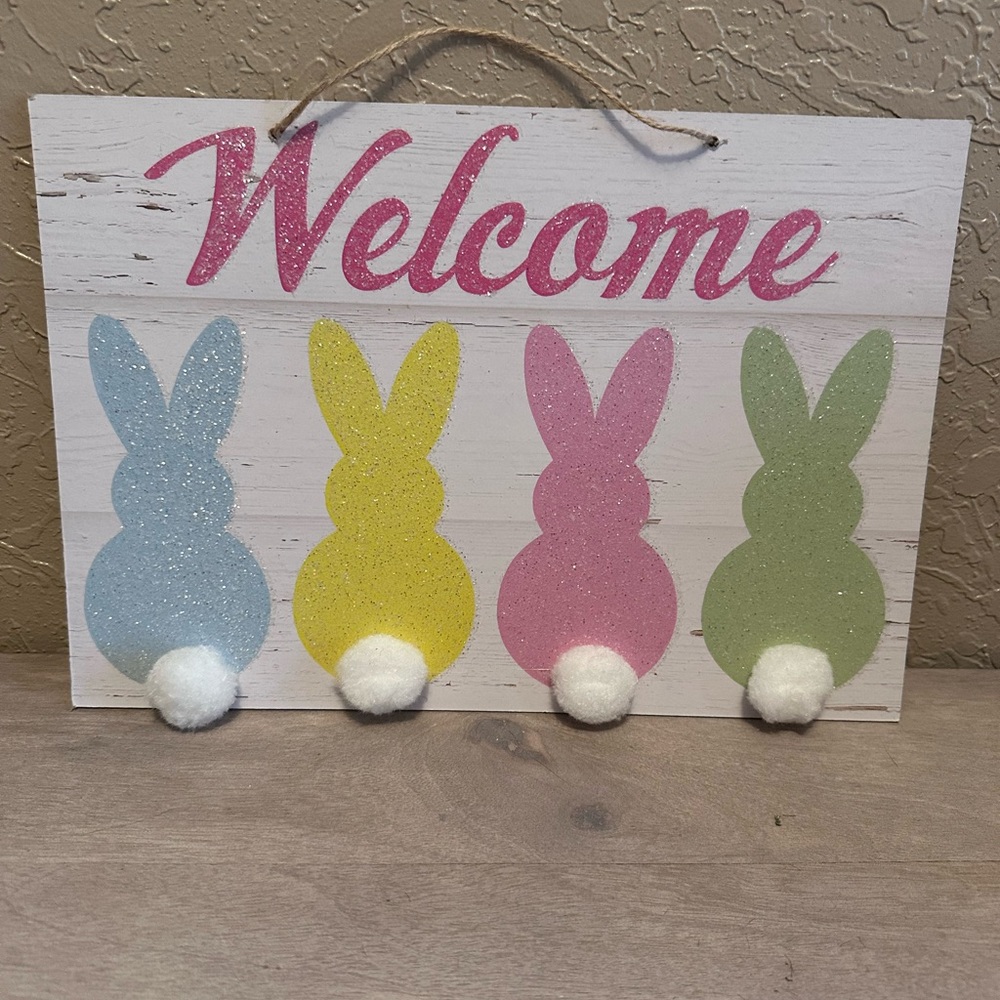 Backwards Cottontail Bunny Hanging Welcome Sign